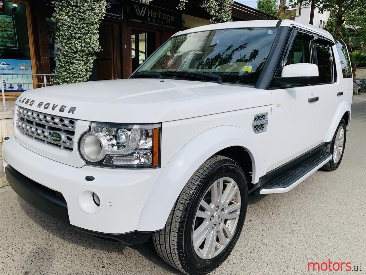 2011' Land Rover Discovery photo #2