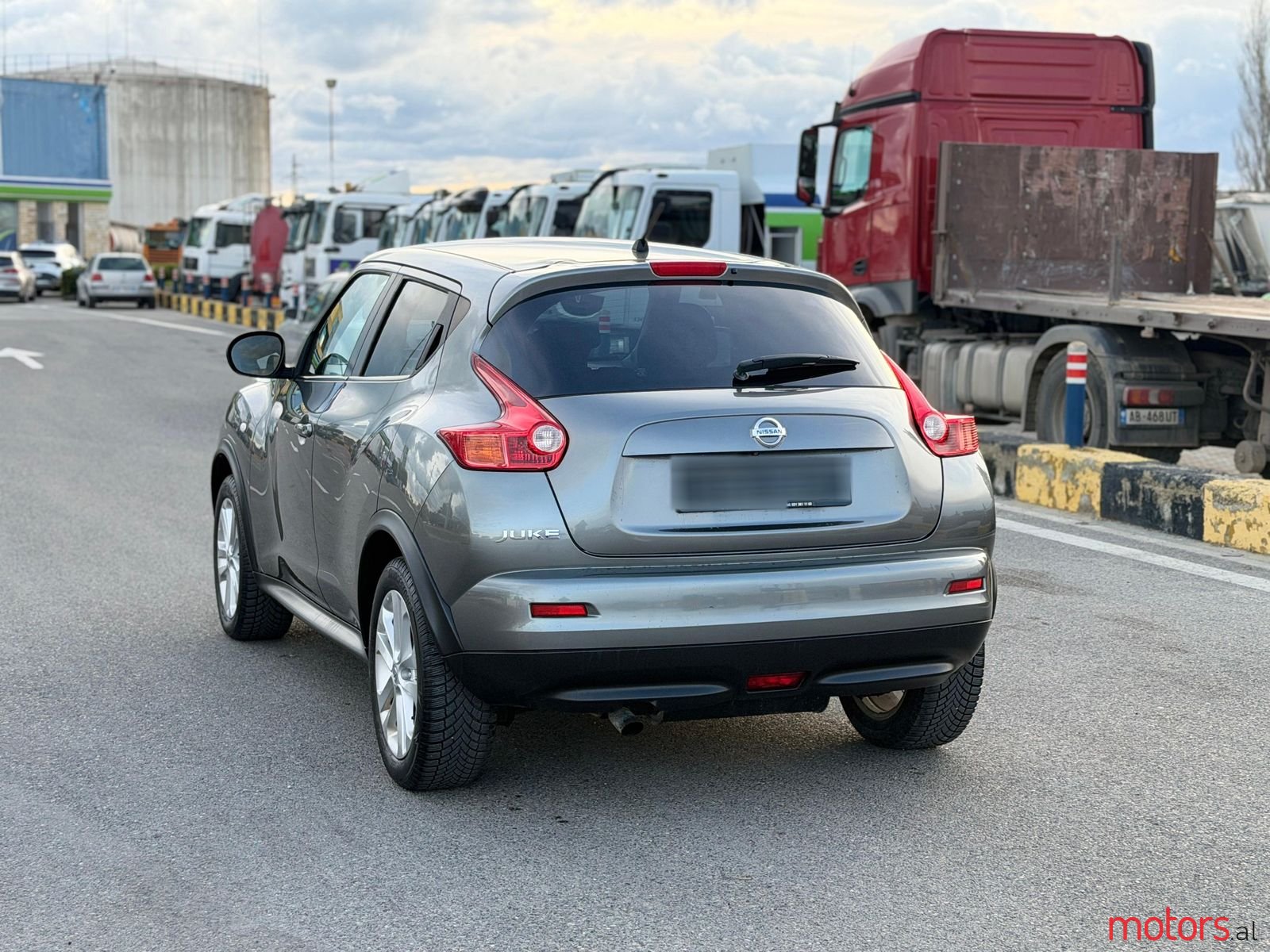 2012' Nissan Juke photo #6