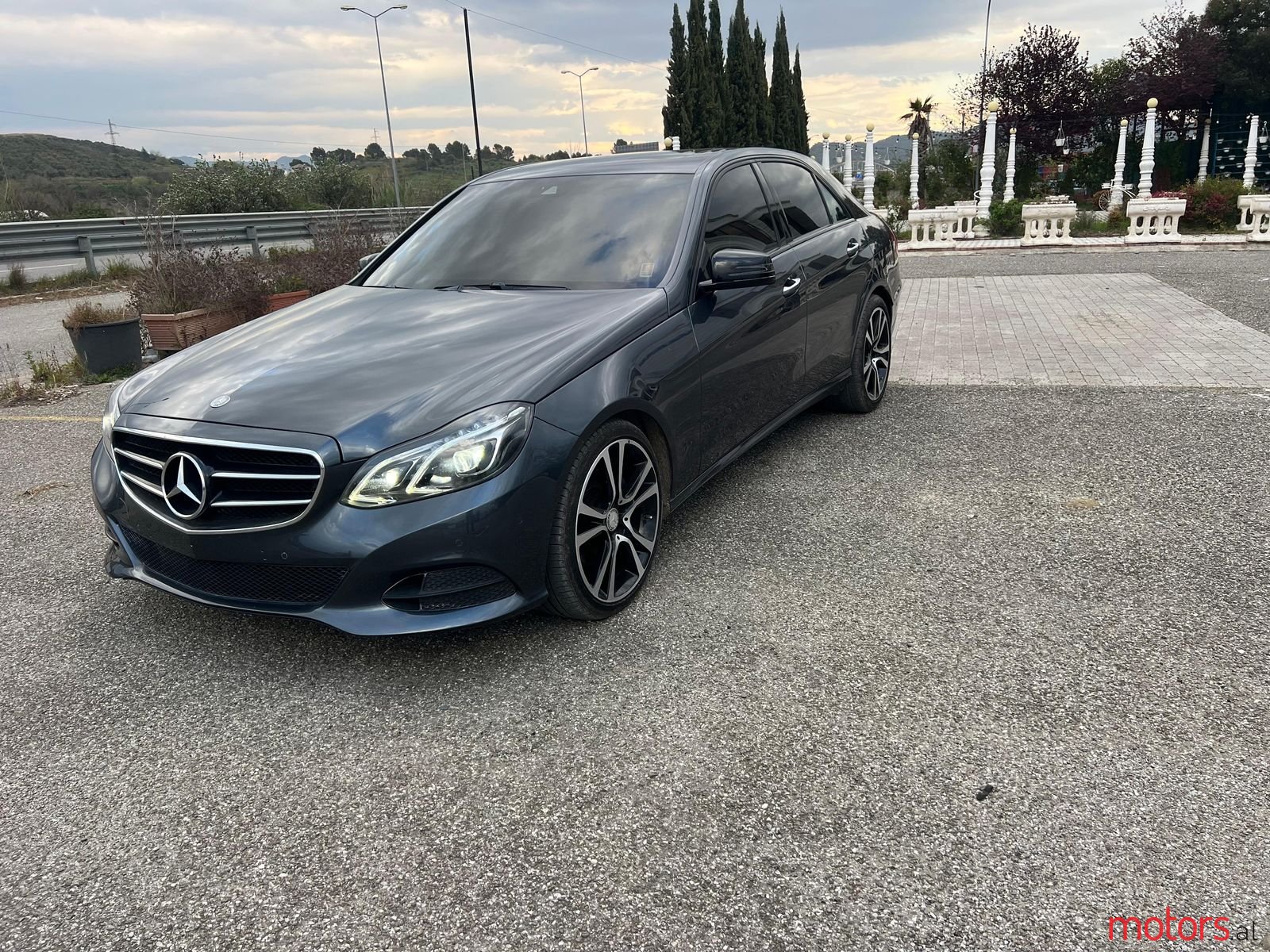 2016' Mercedes-Benz E 220 photo #3