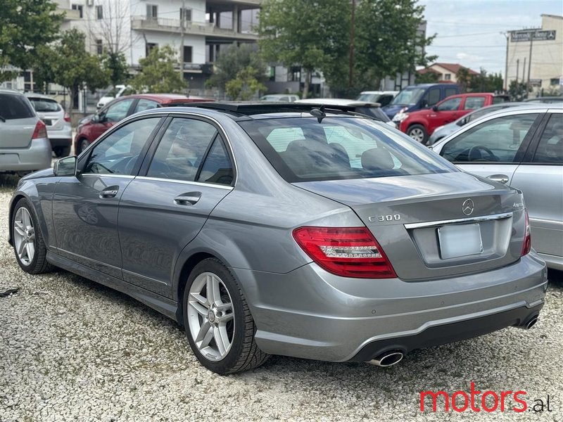 2012' Mercedes-Benz C 300 photo #4