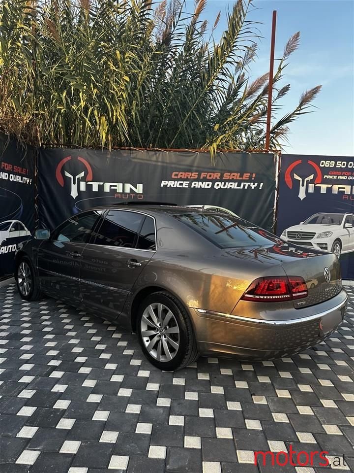 2014' Volkswagen Phaeton photo #5