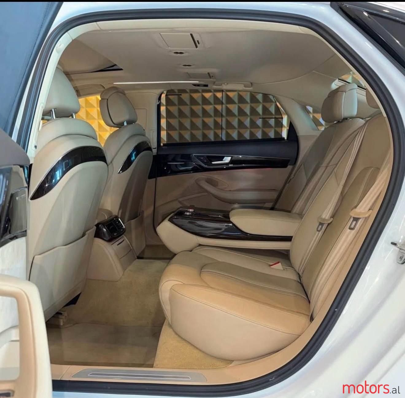 2015' Audi A8 photo #6