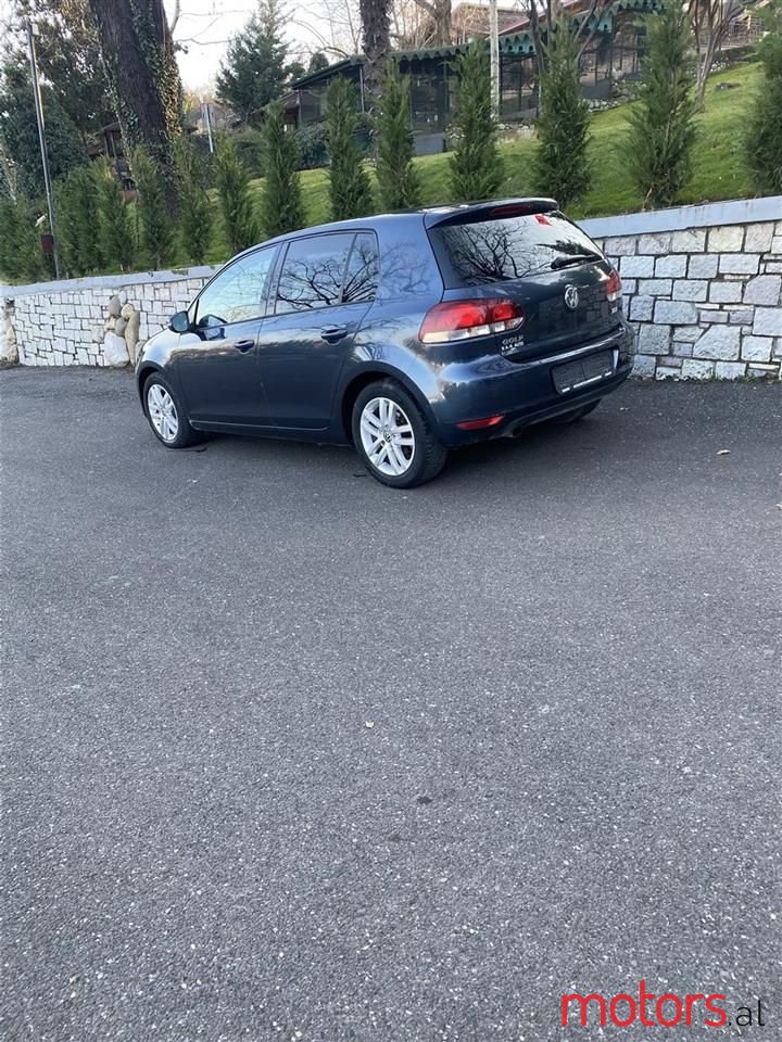 2010' Volkswagen Golf photo #4