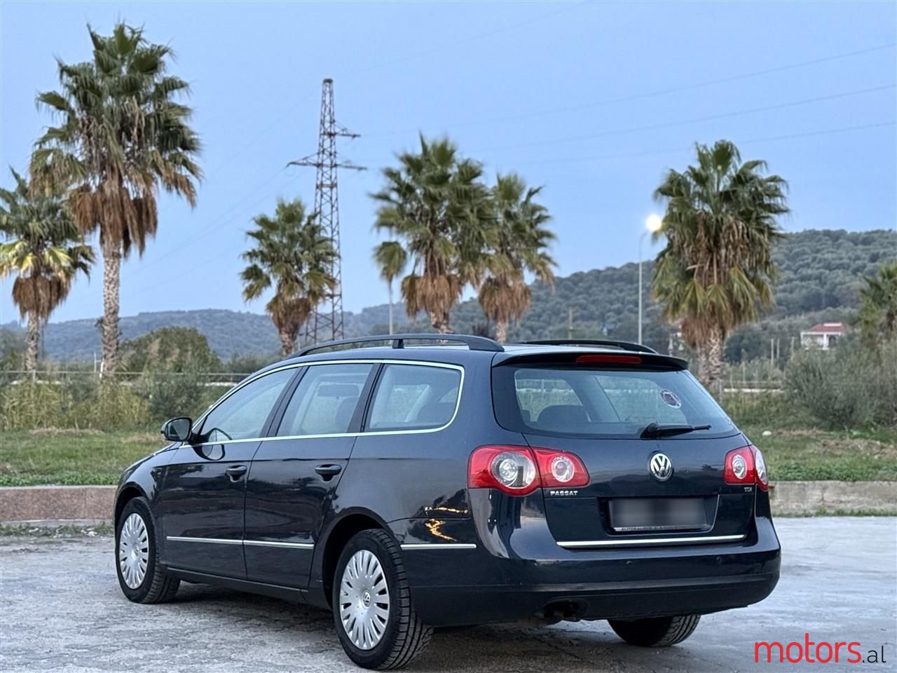 2009' Volkswagen Passat photo #4