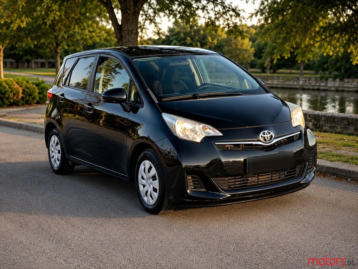 2013' Toyota Verso-S photo #1