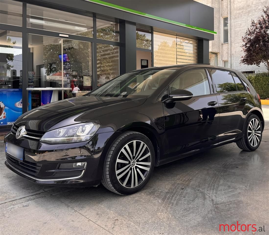 2013' Volkswagen Golf photo #1