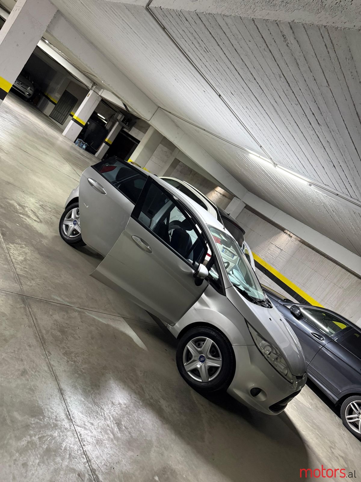 2009' Ford Fiesta photo #2
