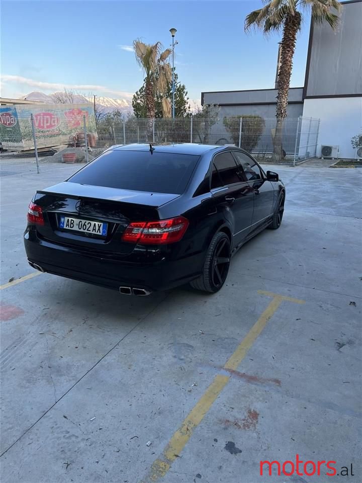 2009' Mercedes-Benz E 350 photo #3