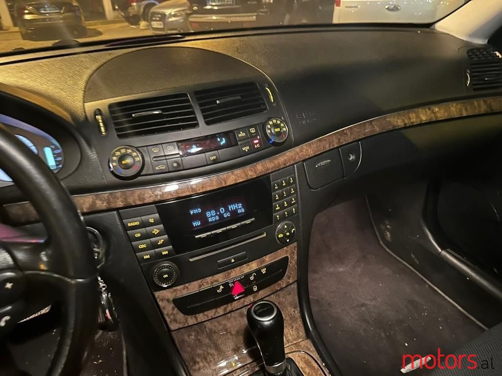 2007' Mercedes-Benz E 220 photo #5