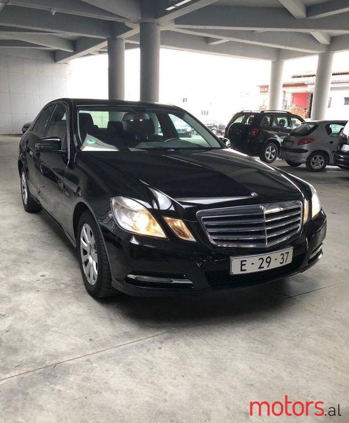 2013' Mercedes-Benz E 200 photo #2