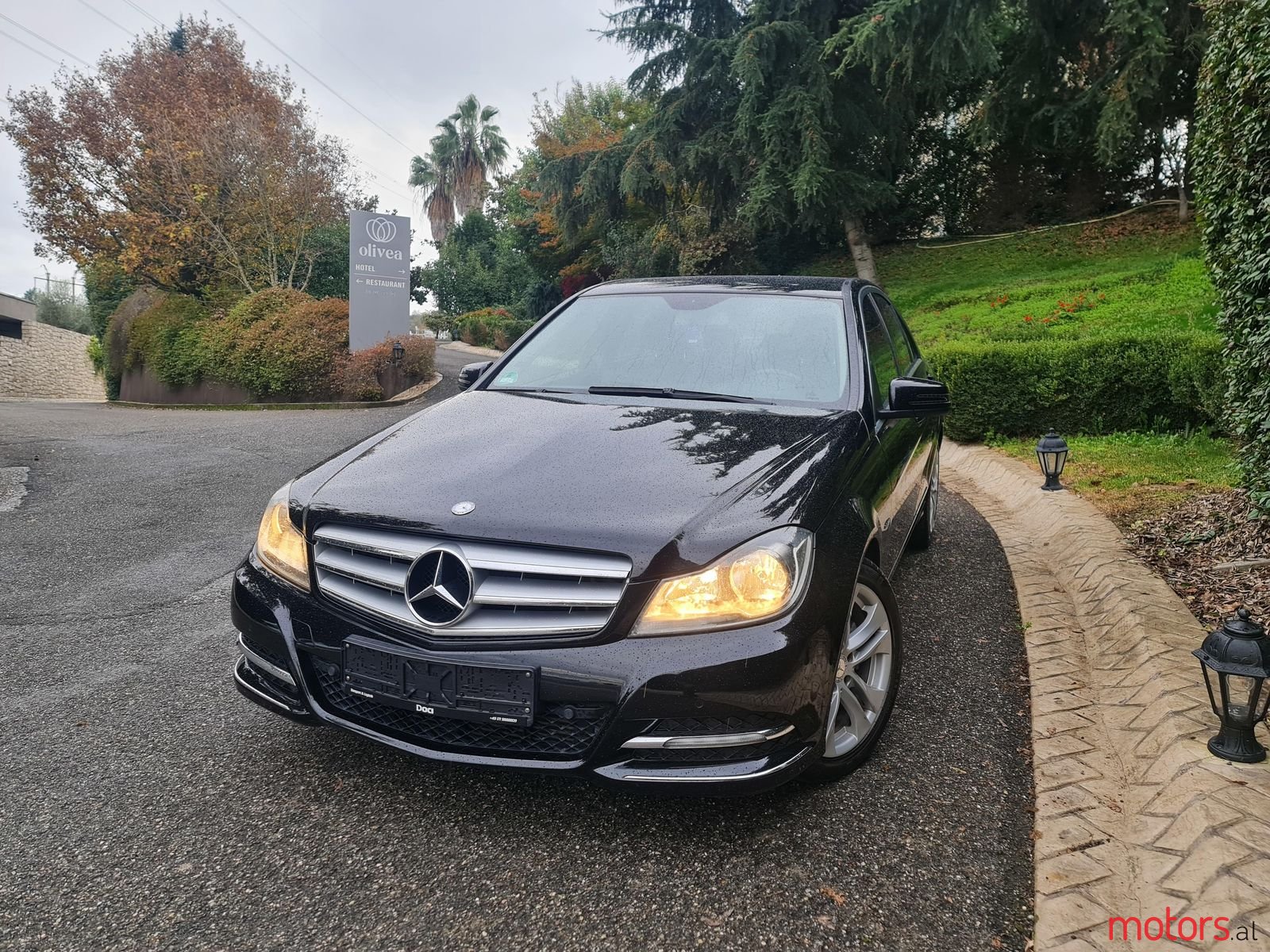 2011' Mercedes-Benz C 220 photo #4