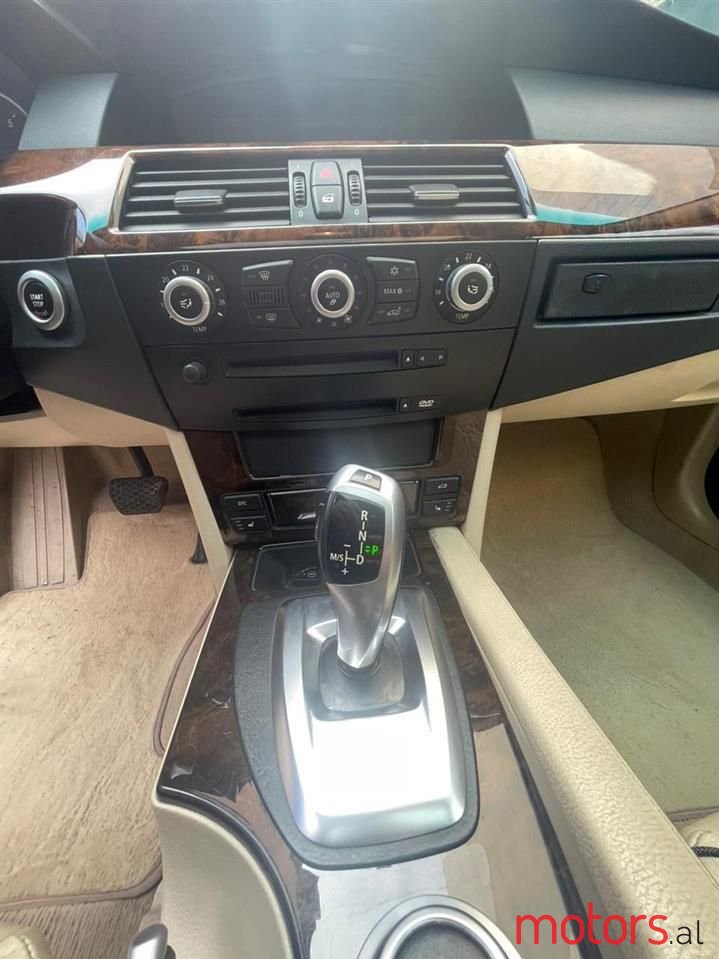2008' BMW 528 photo #4