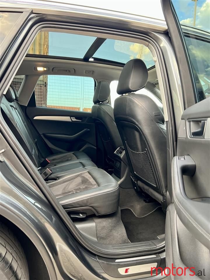 2010' Audi Q5 photo #3