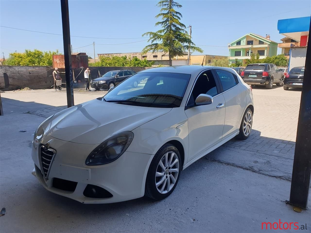 2012' Alfa Romeo Giulietta photo #6