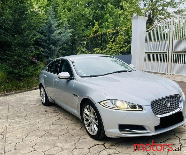 2012' Jaguar XF photo #4