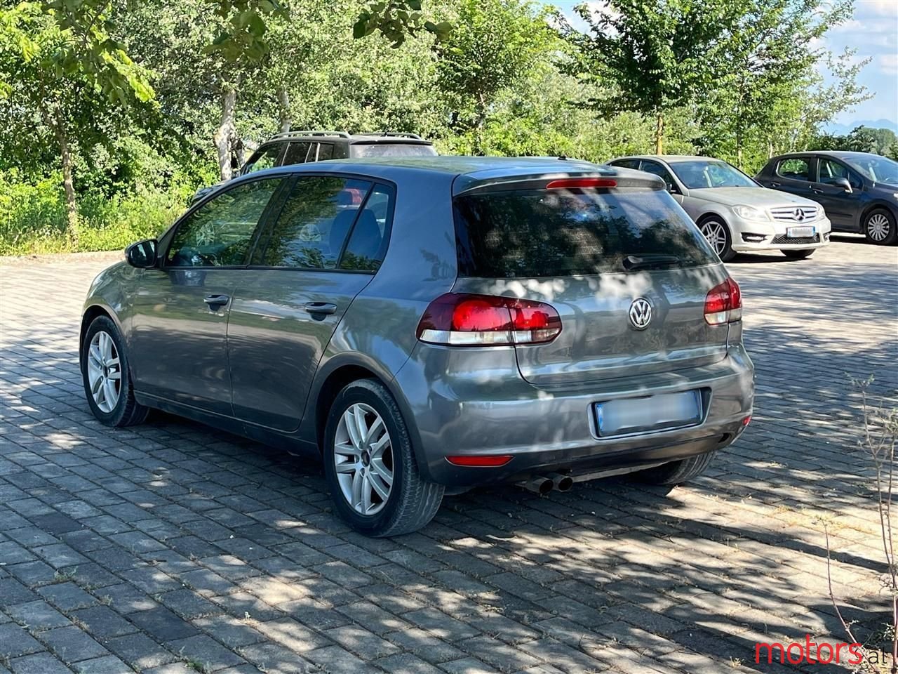 2010' Volkswagen Golf photo #3