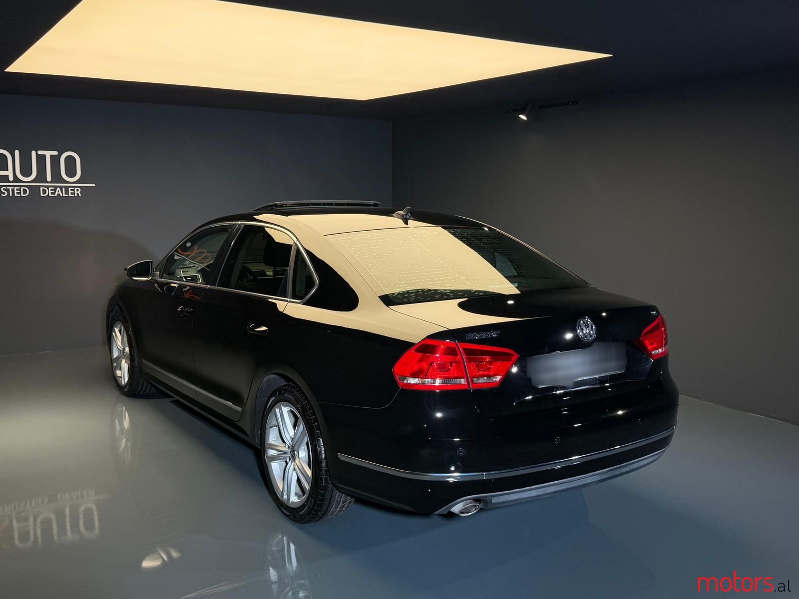 2014' Volkswagen Passat photo #5