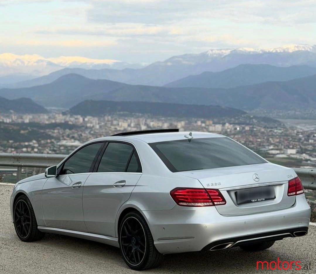 2014' Mercedes-Benz E 220 photo #2