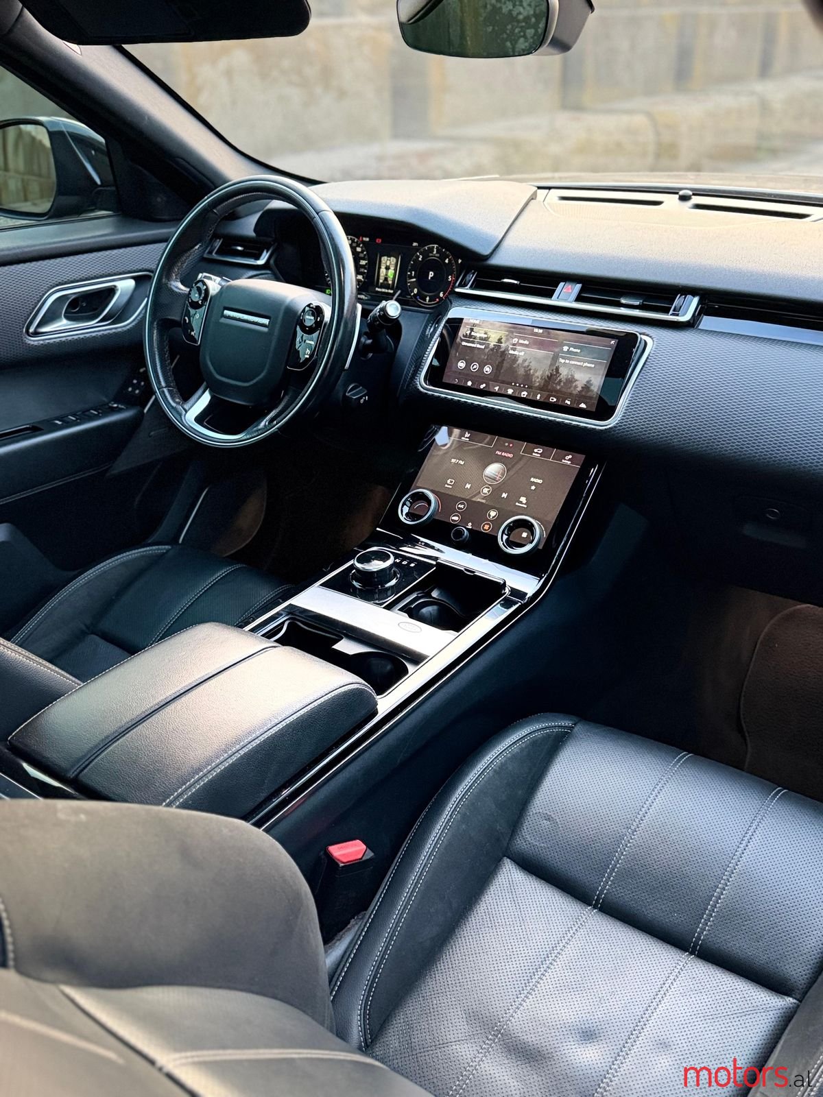 2018' Land Rover Range Rover Velar photo #6
