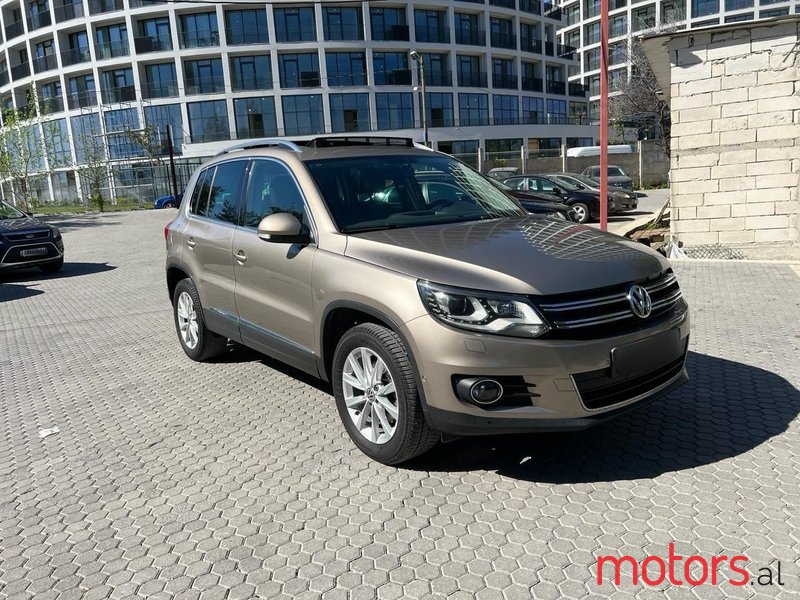 2012' Volkswagen Tiguan photo #1