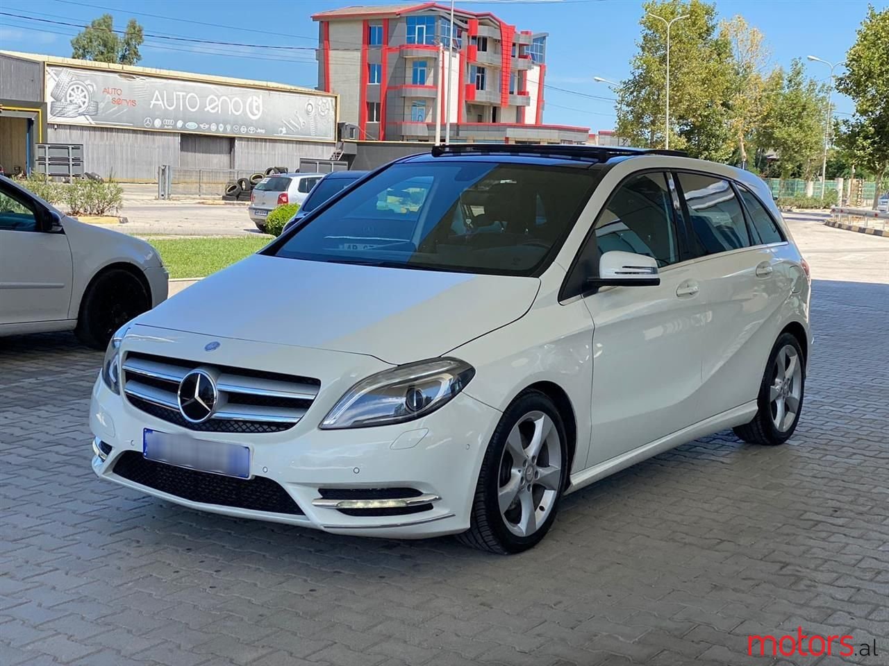 2015' Mercedes-Benz B 200 photo #3