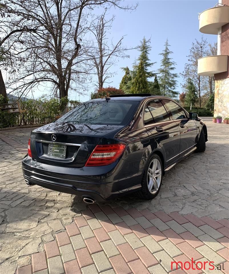 2012' Mercedes-Benz C 300 photo #4