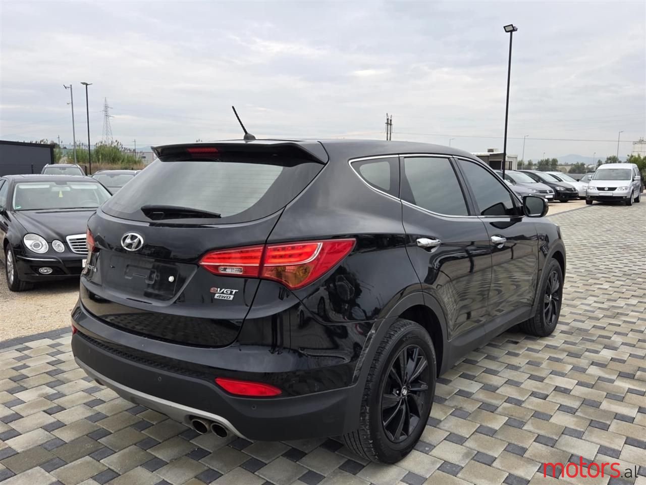 2013' Hyundai Santa Fe photo #3