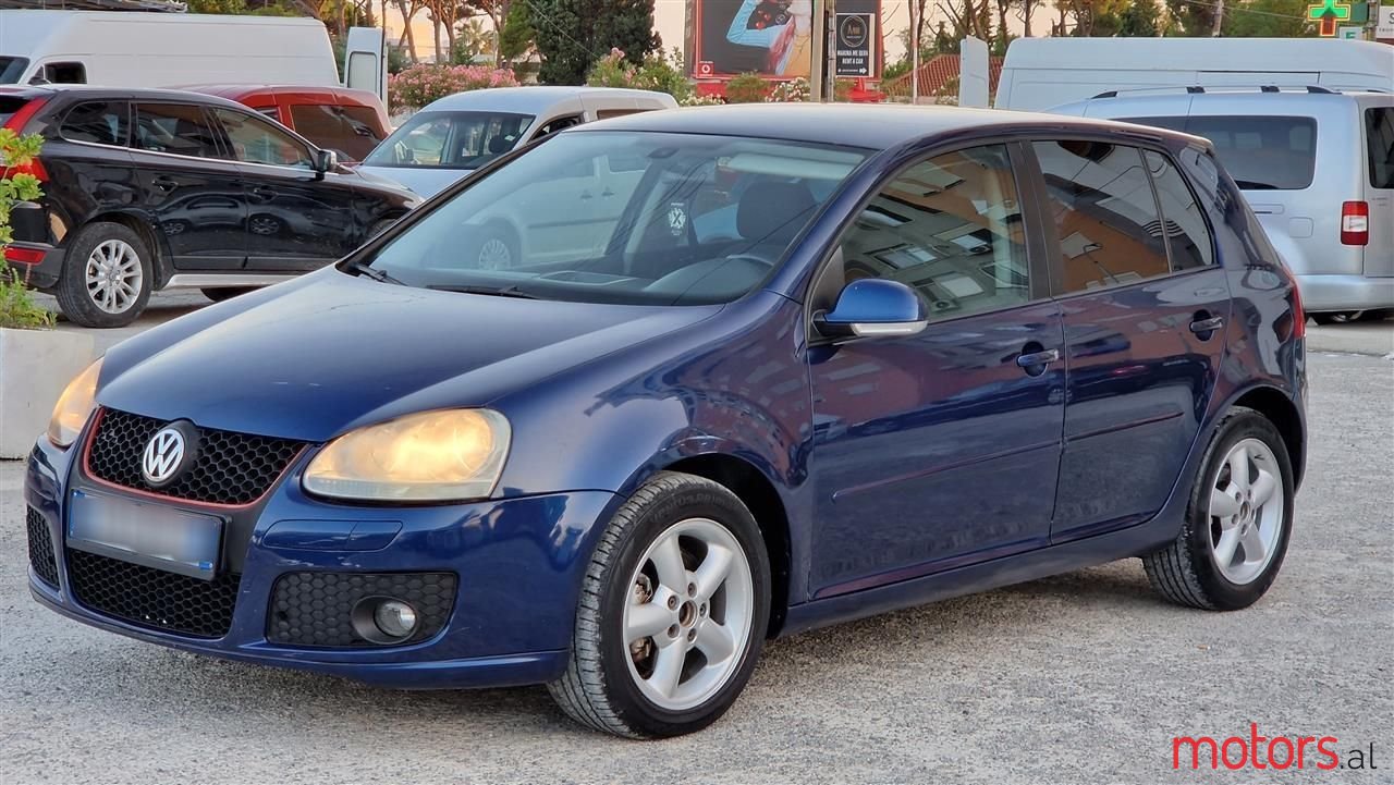 2004' Volkswagen Golf photo #1