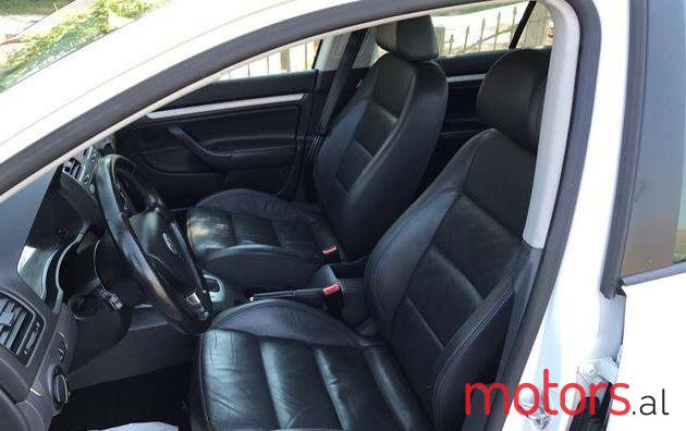 2007' Volkswagen Golf photo #2