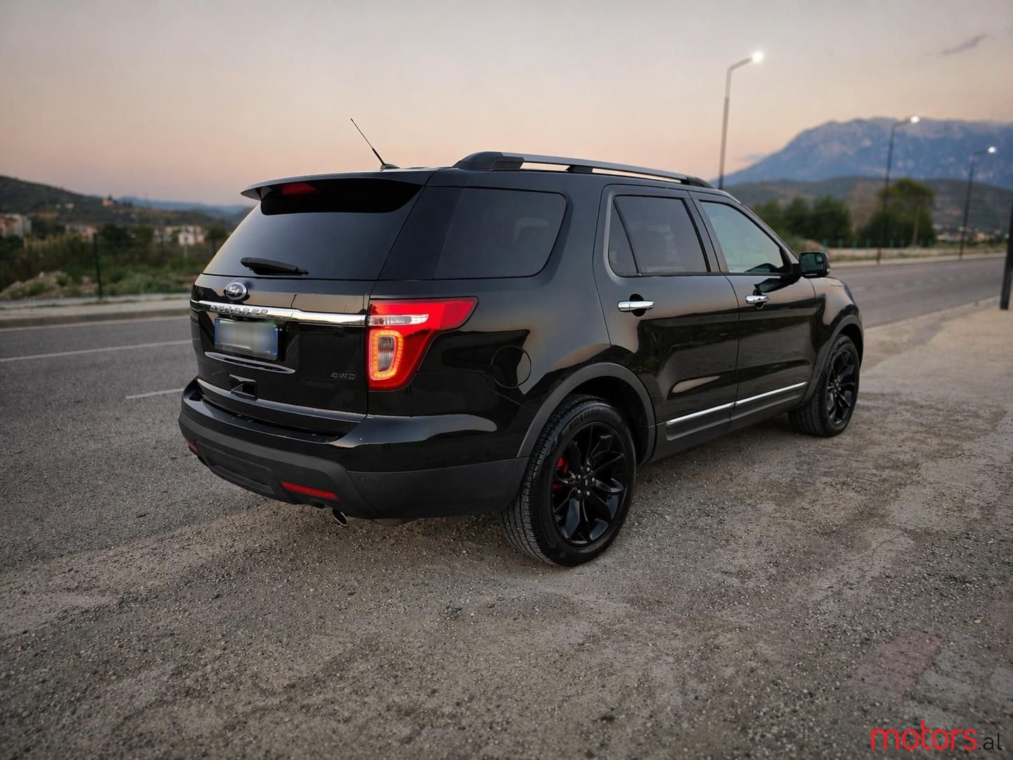 2013' Ford Explorer photo #2