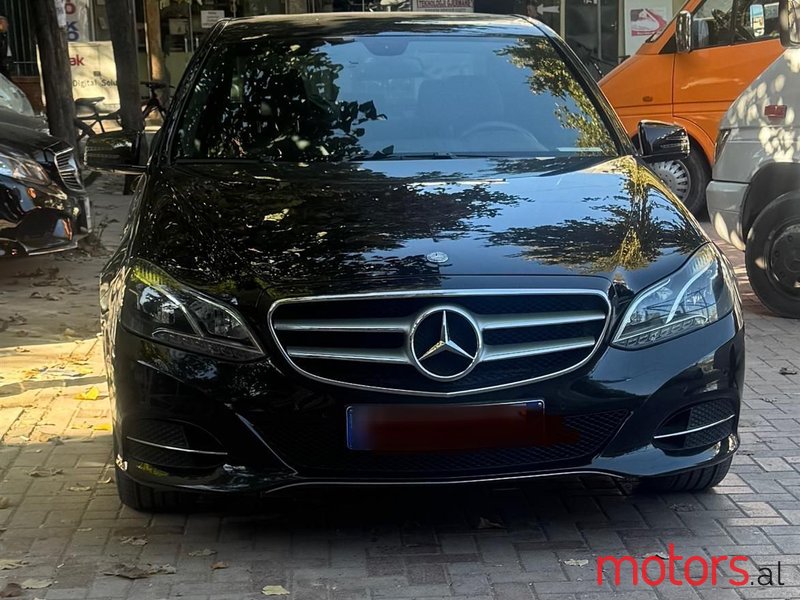 2013' Mercedes-Benz E 220 photo #3