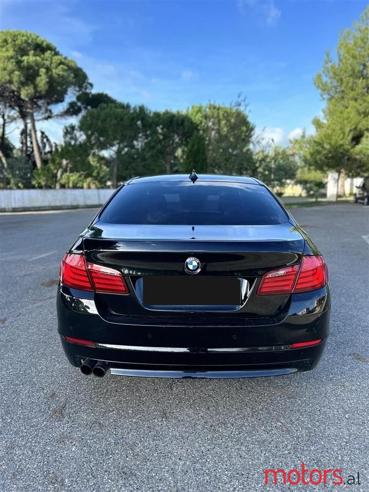 2011' BMW 520 photo #4