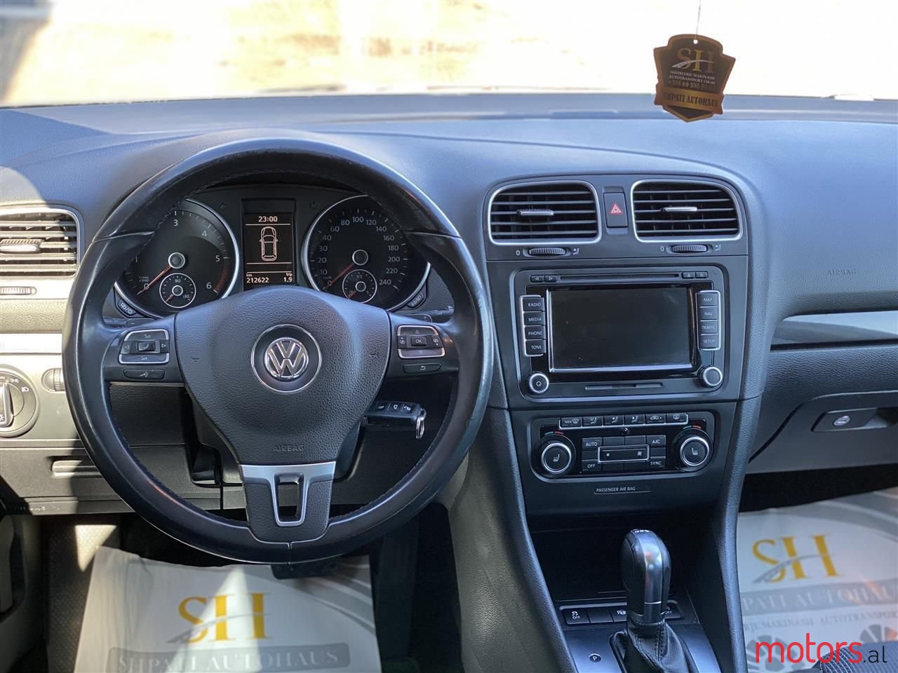 2012' Volkswagen Golf photo #4