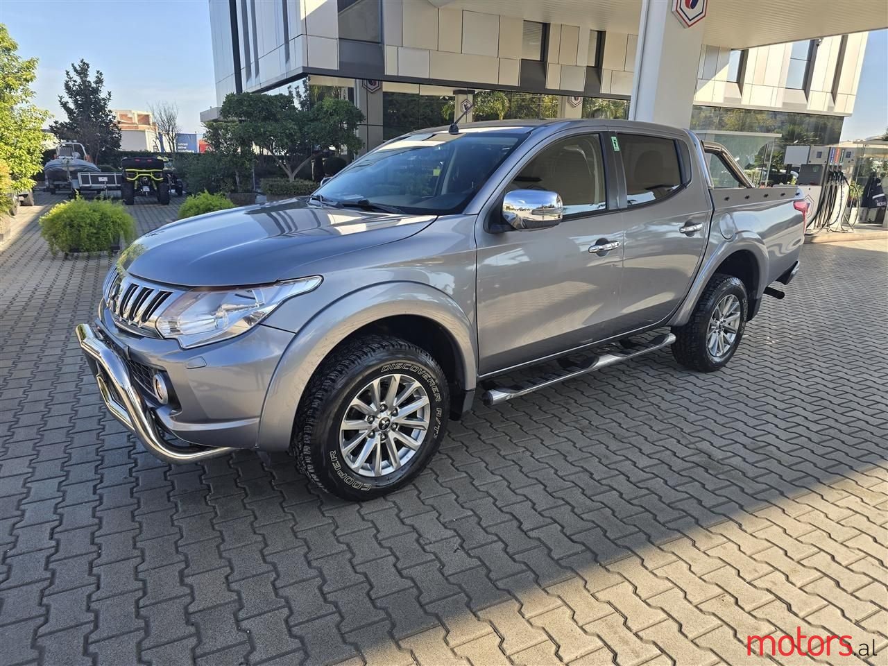 2016' Mitsubishi L200 photo #1