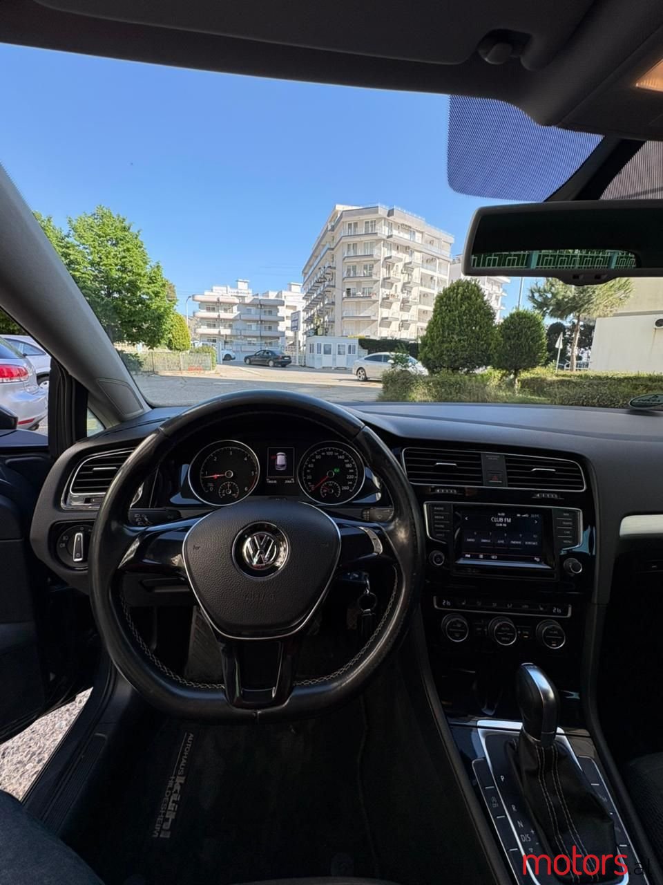 2015' Volkswagen Golf photo #5