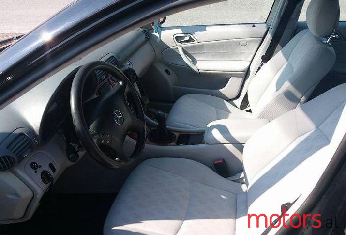 2001' Mercedes-Benz C 200 photo #2