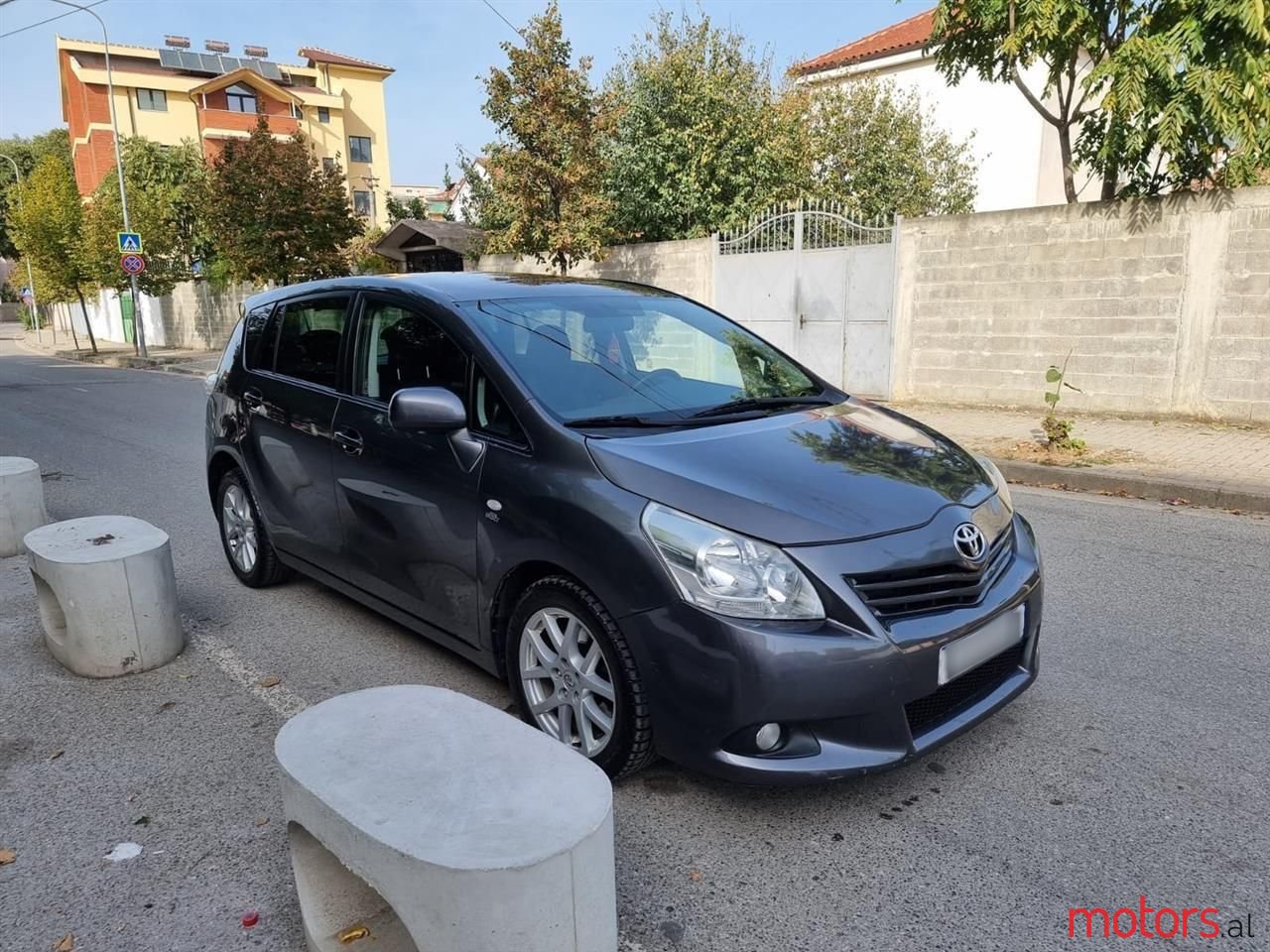 2010' Toyota Verso photo #4