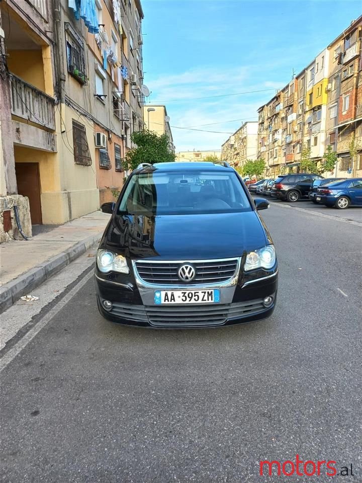 2006' Volkswagen Touran photo #2