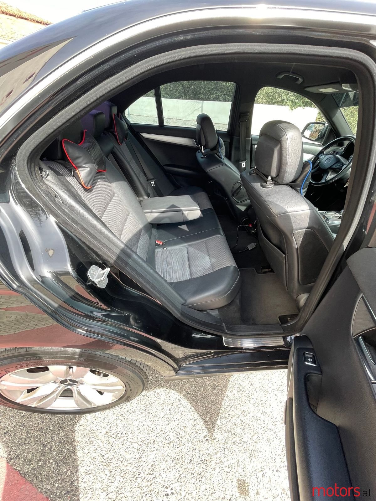 2008' Mercedes-Benz C 200 photo #5