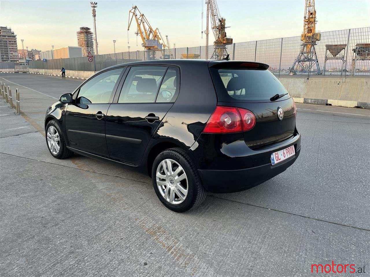 2005' Volkswagen Golf photo #4