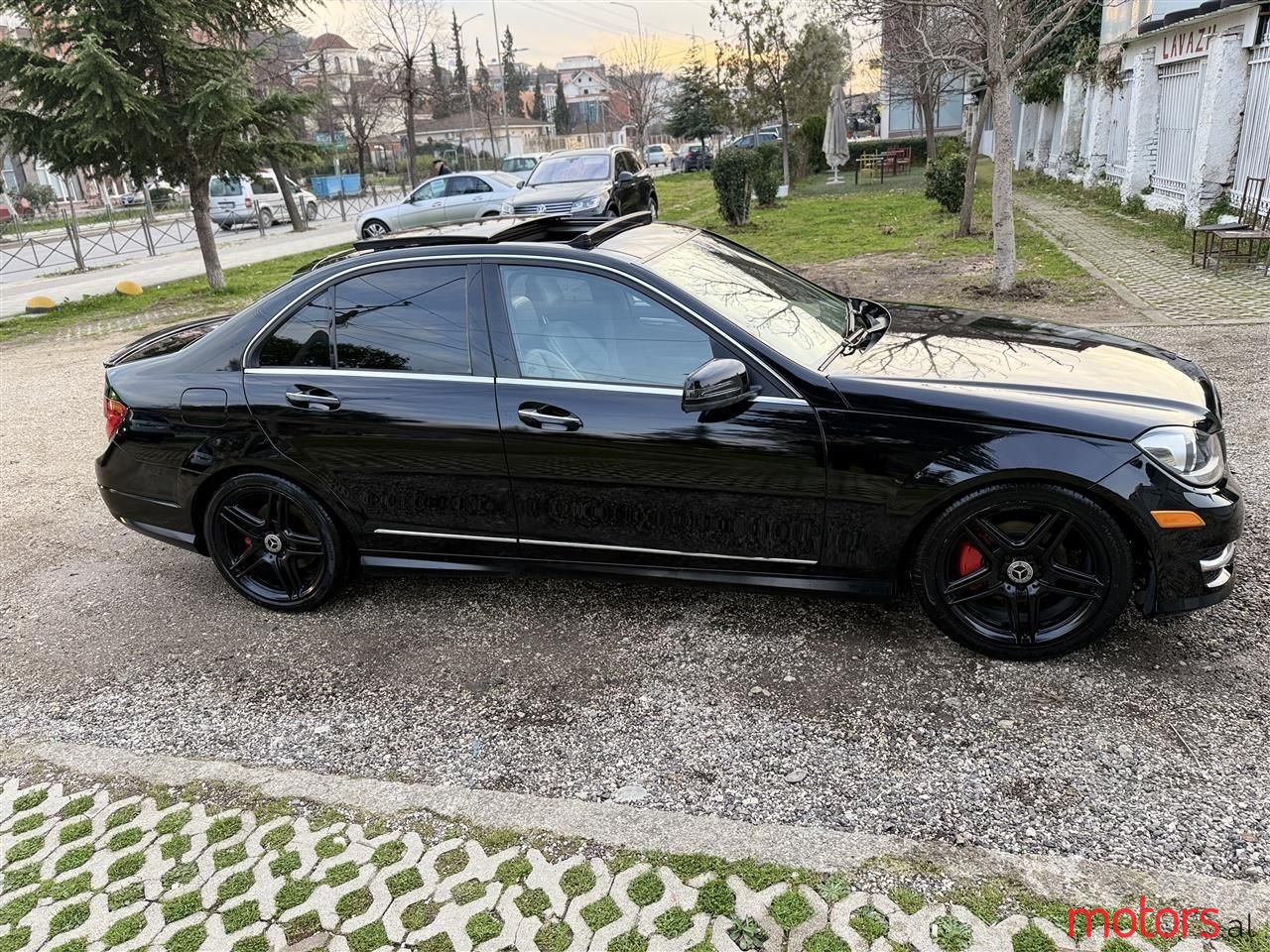 2012' Mercedes-Benz C 250 photo #3
