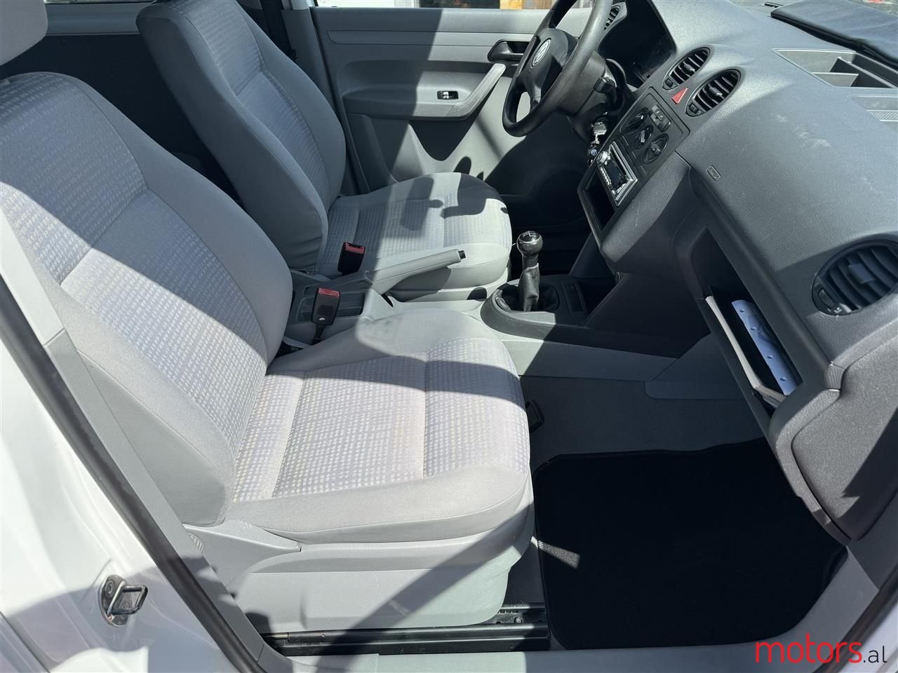 2005' Volkswagen Caddy photo #4