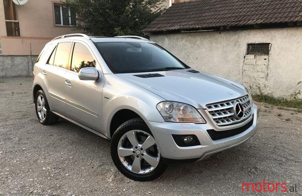 2010' Mercedes-Benz ML 300 photo #1