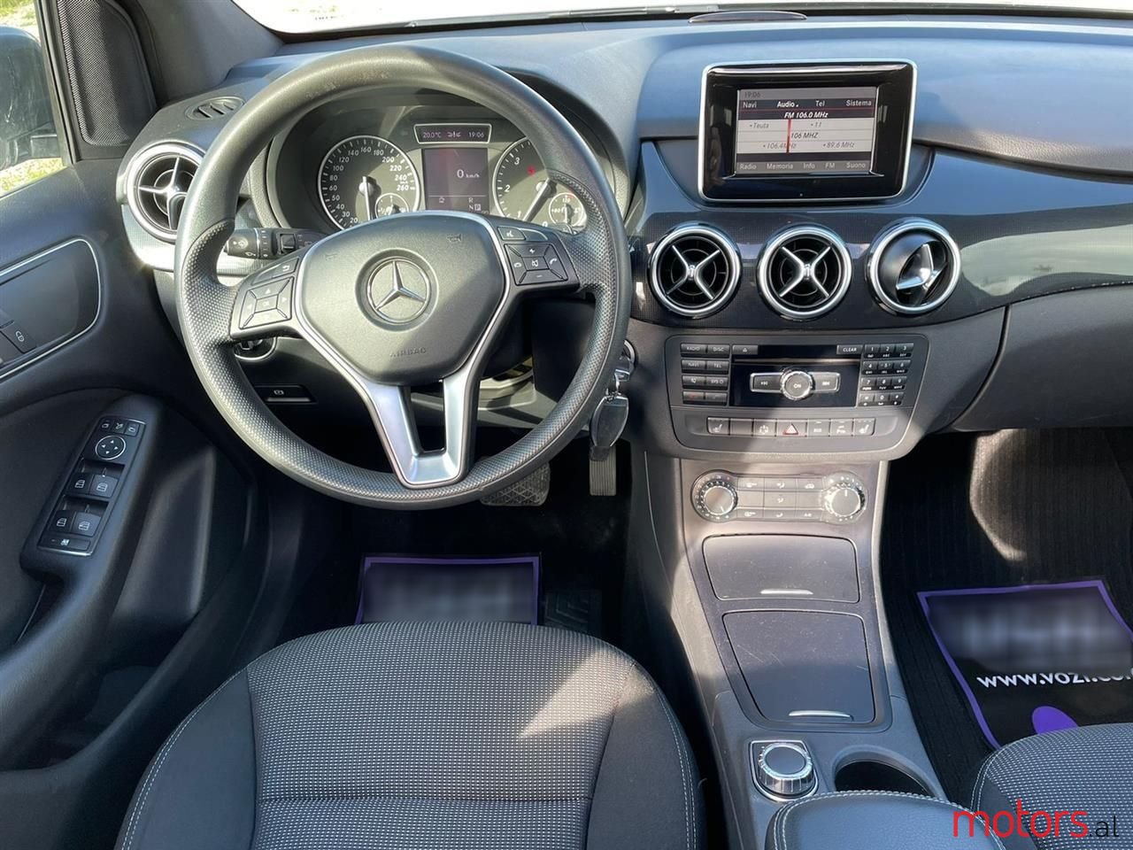 2012' Mercedes-Benz B 180 photo #5