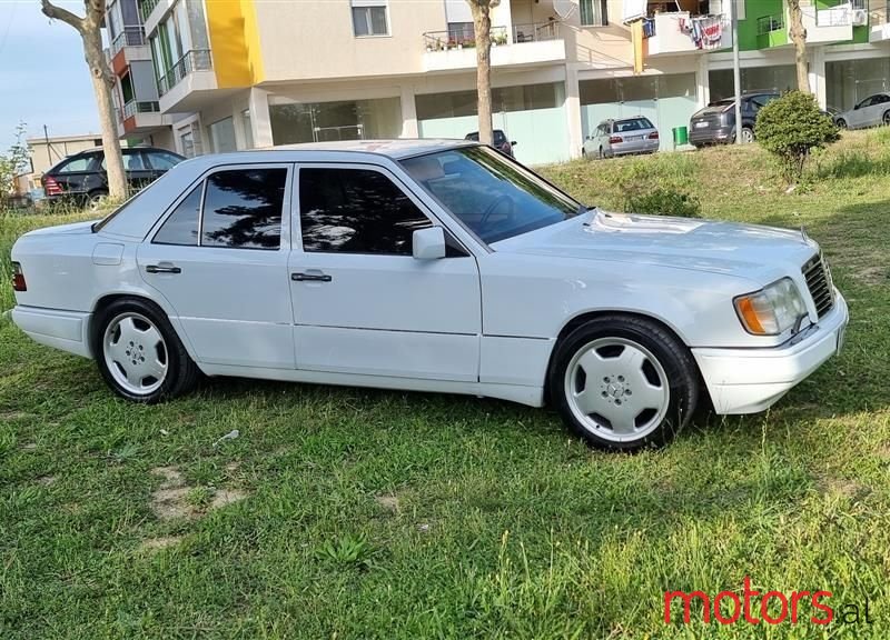 1993' Mercedes-Benz E 500 photo #2