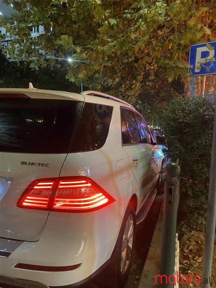 2012' Mercedes-Benz ML 350 photo #4