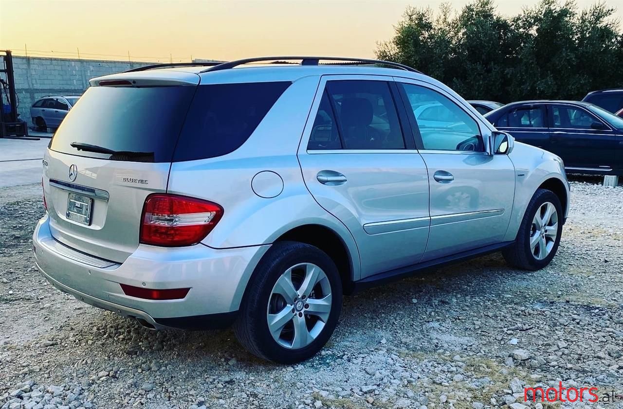 2010' Mercedes-Benz ML 350 photo #4