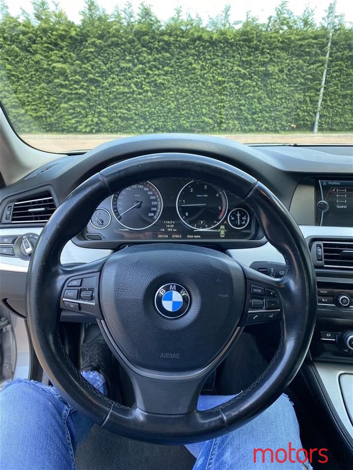 2010' BMW 530 photo #2