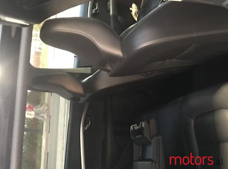 2012' Volvo V70 photo #6