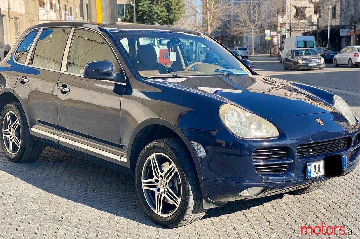 2005' Porsche Cayenne photo #1